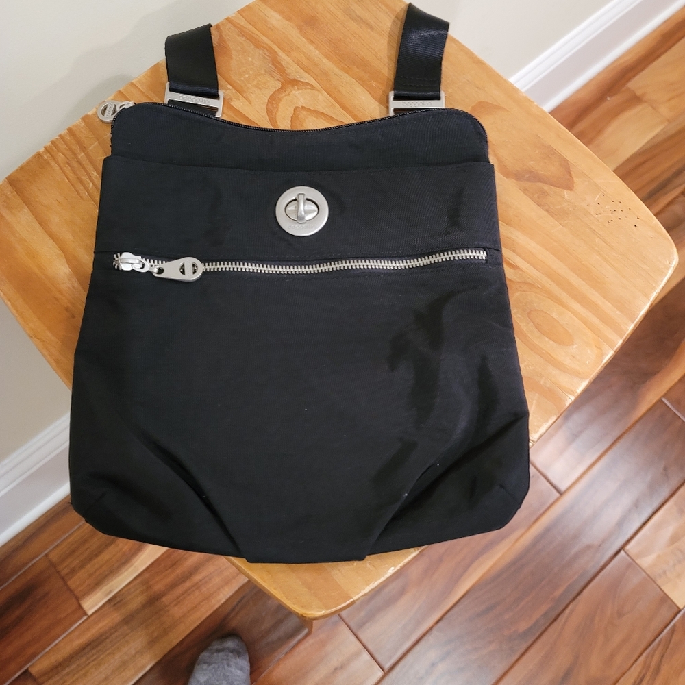 Baggallini Cross body handbag